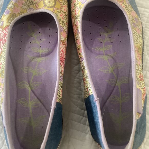 KEEN Women's Landcaster Shoe Floral Pattern Slip-On Flats Size 9.5 - Picture 4 of 10